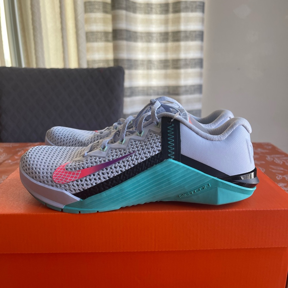 Nike Metcon 6 Women’s Training Shoes Size 8 Grey
